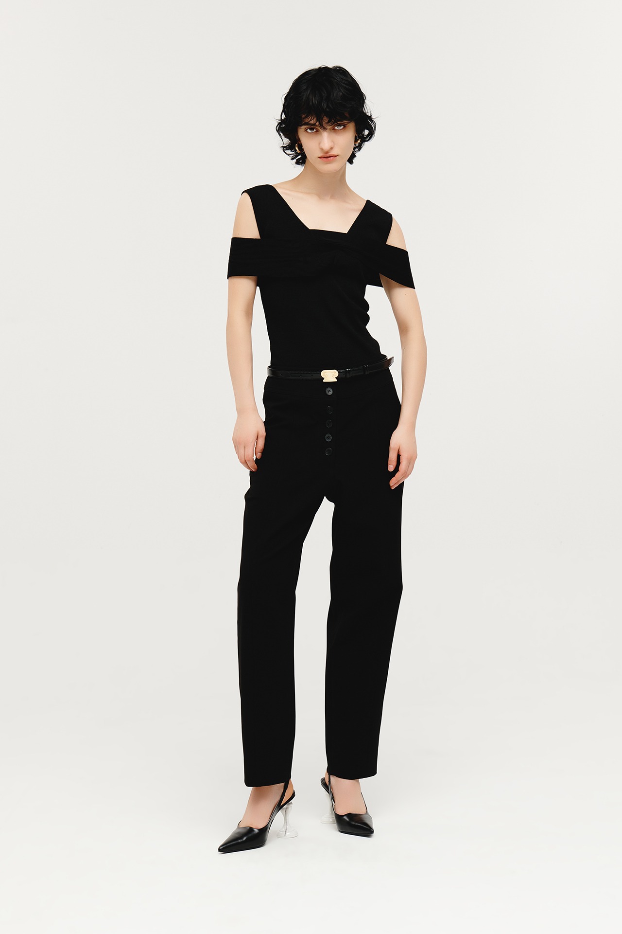 HIGH-RISE BUTTON DETAILED TROUSERS